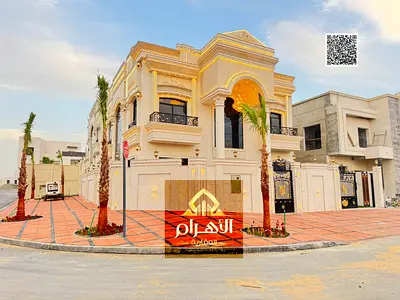 For sale: Classic corner villa on two streets with a large built-up area, price includes registration and ownership fees.