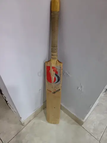 Wooden Cricket Bat (Quick Sell)