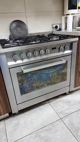Stainless Steel Gas Range with Built-in Oven - 5 Burners, Good Condition