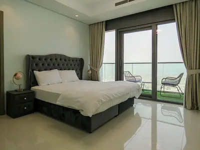 Well Maintained| Bed room lake View| City View in Hall