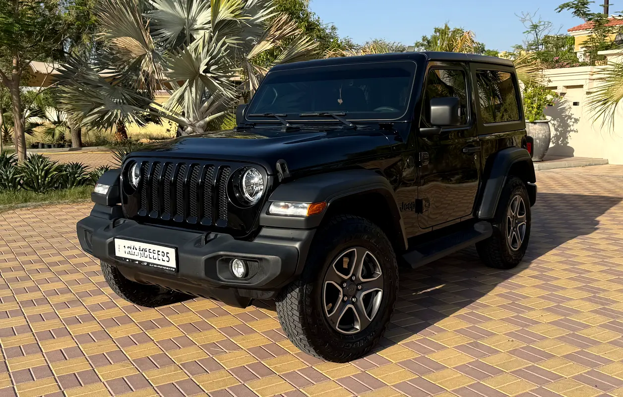 Jeep Wrangler 2023 — photo 1 of 6