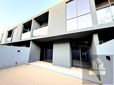 Like New Modern Design 4BR Specious Townhouse in Community with All Amenities