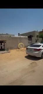 For sale: a traditional house in the Al-Qadisiyah area, divided into 4 sections.