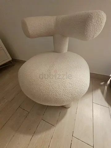 White boucle accent lounge chair / designer-style armchair