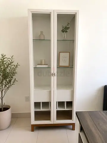Panhome white glass-front display cabinet with shelves (good condition)