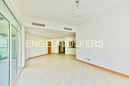 Exclusive | Vacant on Transfer | Proximity to Nakheel Mall