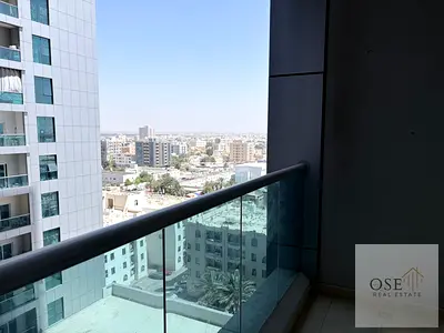 One-bedroom apartment with living room, cash, with parking and open view.