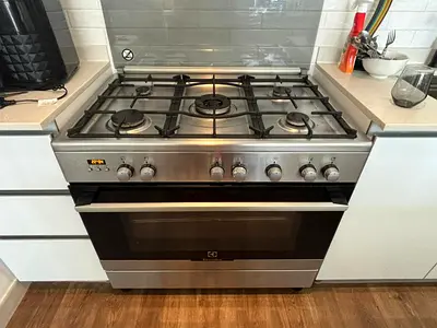 5-Burner Gas Range with Oven - Good Condition