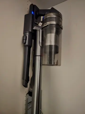Vacuum Cleaner - Samsung jet 75 complete