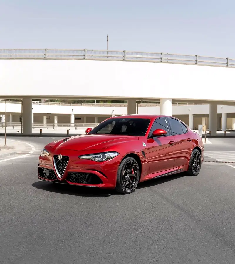 Alfa Romeo Giulia 2020 — photo 1 of 6