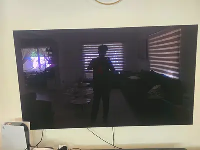 Samsung 75-inch LED TV - wall-mounted, excellent condition