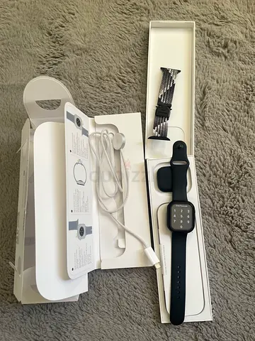 Apple Watch Series 10GPS 42mm with two straps and charger - good condition