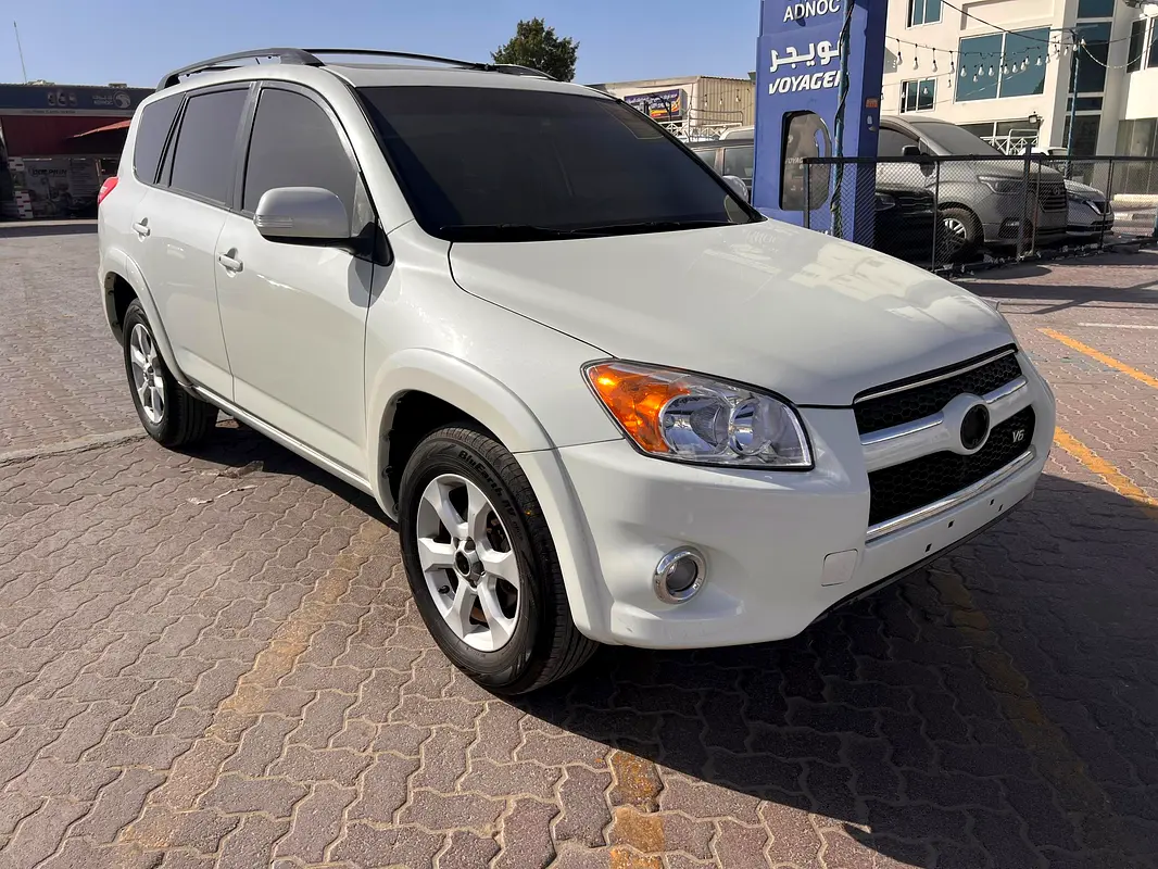 Toyota Rav 4 2010 — photo 1 of 4