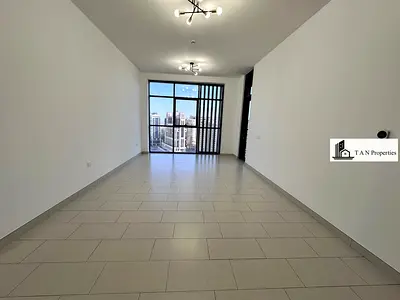 CHILLR & GAS FREE | HUGE SIZE | FRONT OF METRO