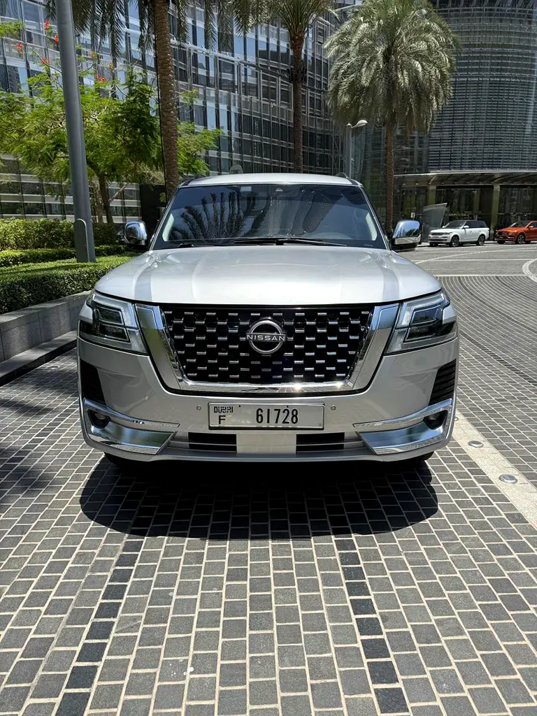 Nissan Patrol 2023 — photo 1 of 16