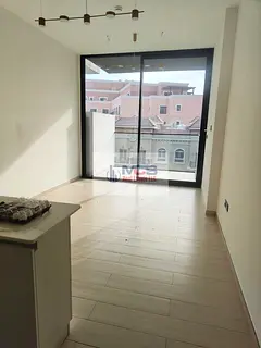 UNFURNISHED I BRIGHT LAYOUT I NEAR MALL