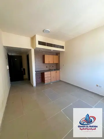 استوديو للايجار السنوى - منطقة النباعة - تكييف و غاز مركزى - مطبخ شبه منفصل - موقع مميز جدا - مساحة واسعة جدا - الصيانة مجانية تماما خلال فترة التعاقد
