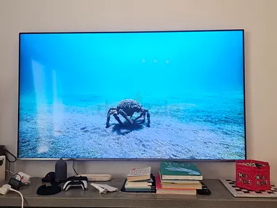 80 Samsung Smart LED TV - Excellent Condition, Wall Mounted