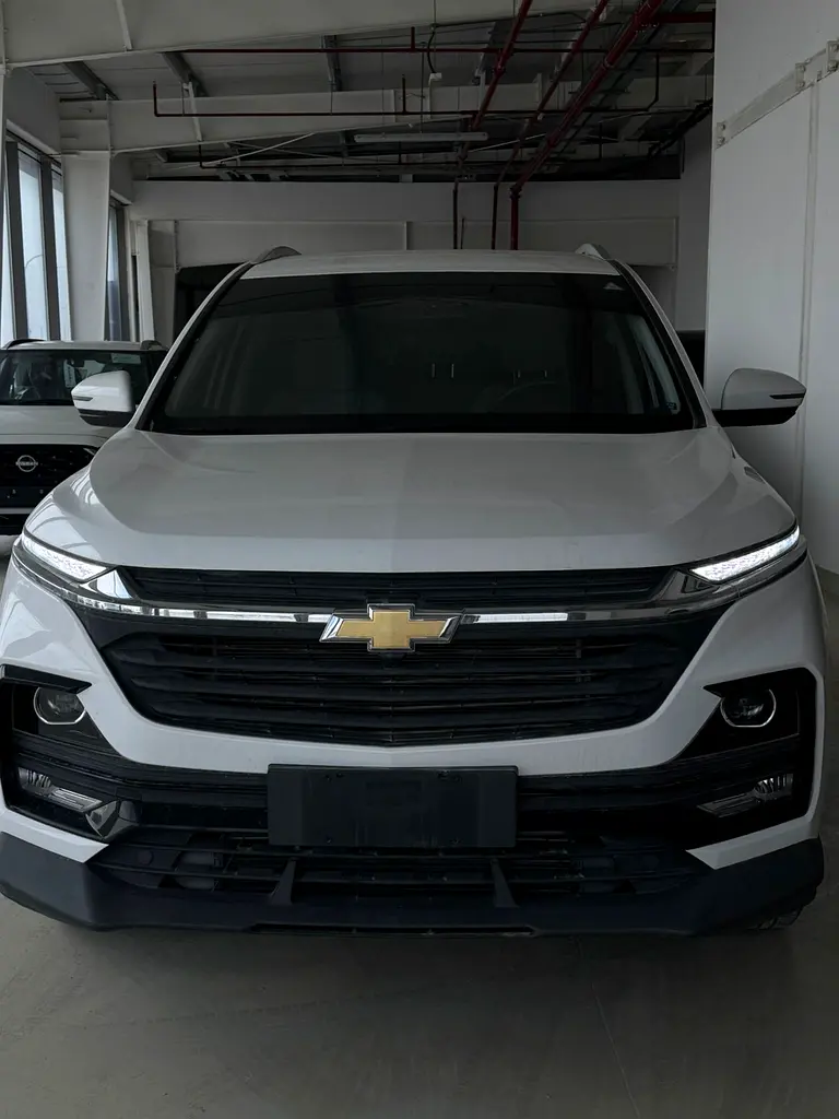 Chevrolet Captiva 2025 — photo 1 of 7