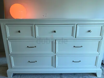 White 6-Drawer Dresser / Chest - fantastic Condition Solid wood