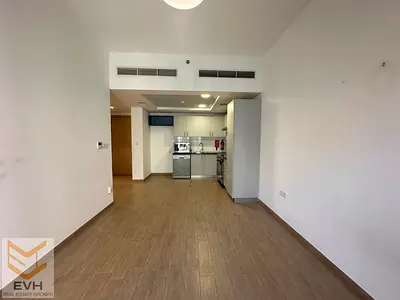 Chiller Free - Best Price - Best Maintained - Semi-furnished