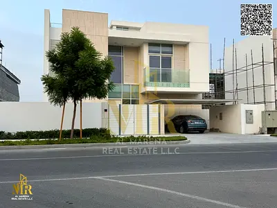 Two-story villa with swimming pool and jacuzzi, prime location close to public amenities, price includes air conditioning, electricity, and water.