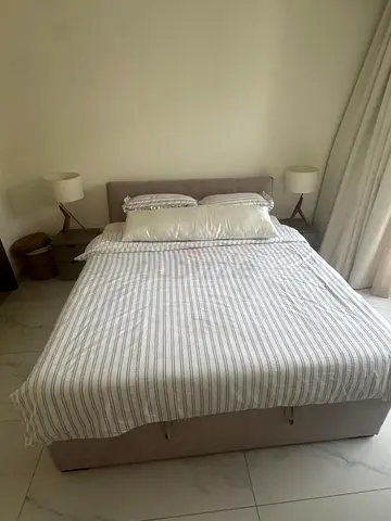 Customized Modern Upholstered Bed with Headboard and mattress and storage