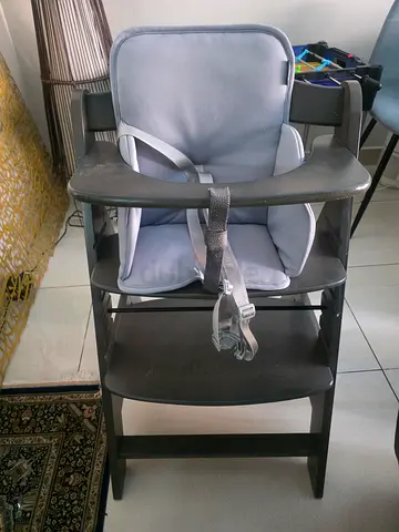 Hauk Wooden baby high chair with padded insert and new unopened tray- excellent condition