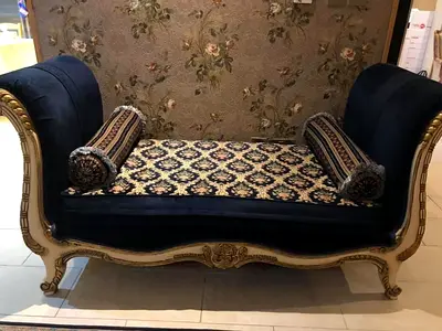 Vintage-style upholstered chaise lounge / daybed in navy and gold