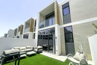 EXCLUSIVE | Landscaped | Kitchen Appliances