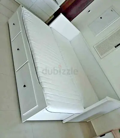 Ikea hamnes day bed with 2 mattress and 3 store Drawer underneath is