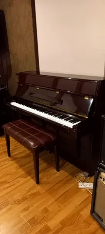 Samic upright piano