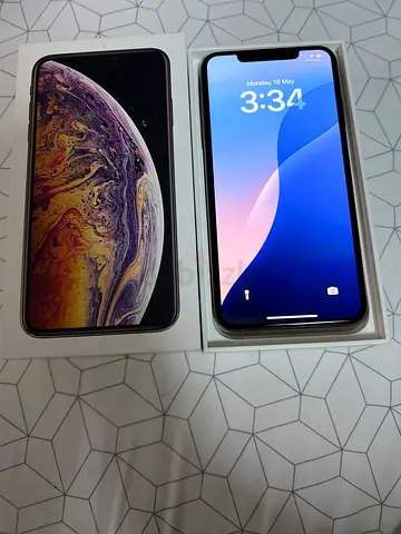 Apple iPhone Xs Max  256GB in original box - Good condition