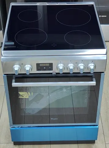Whirlpool Electric Ceramic Cooktop with Oven - Good Condition