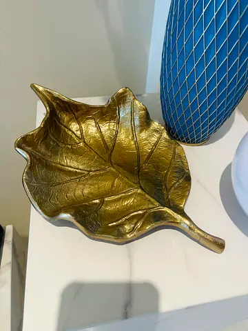 Elegant and Heavy Golden Leaf