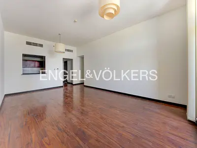 CLOSE TO METRO I VACANT I SPACIOUS I LAKE VIEW