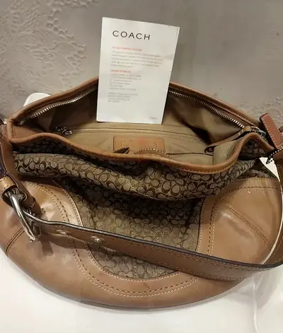 Pre-owned Coach Signature Canvas Shoulder Bag – Brown Trim