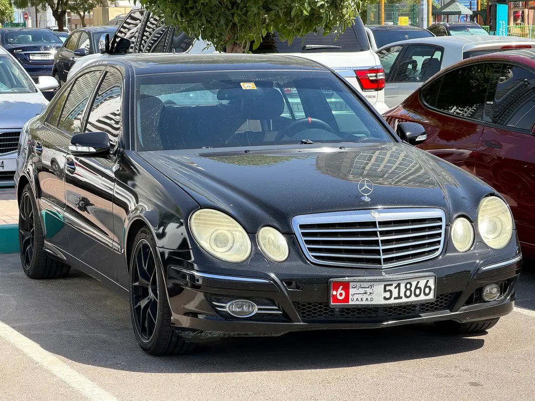 Mercedes-Benz E-Class 2008 — photo 1 of 7