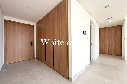 Modern Finishes | Pool View| 2 Bed + Study