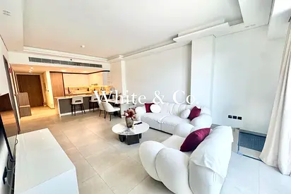 1 Bed | Study | Modern - Upgraded | Vacant