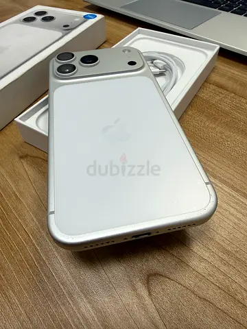 iPhone 17 Pro Max 256gb Silver - UAE Version