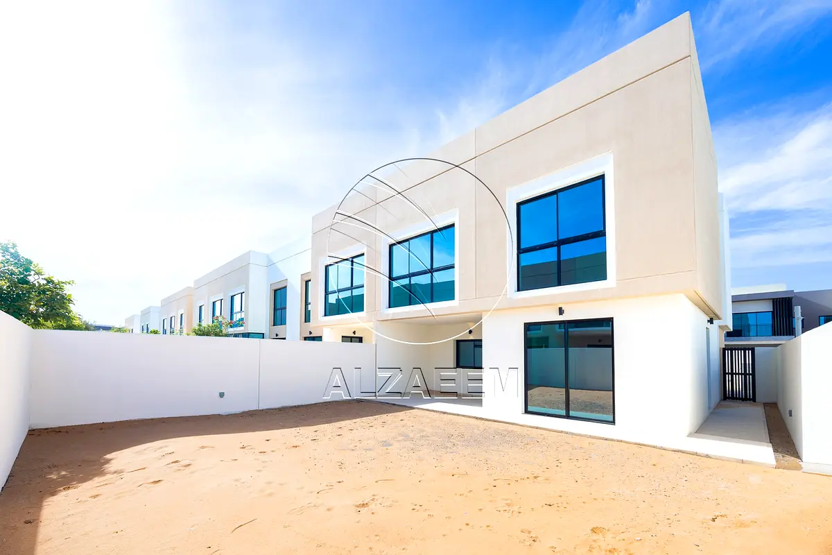√Corner Unit | Double Row | Move-in Ready√