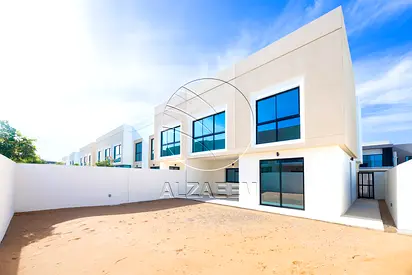 √Corner Unit | Double Row | Move-in Ready√