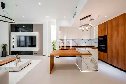 High-Floor 1BR | Canal & Burj View | Jacuzzi