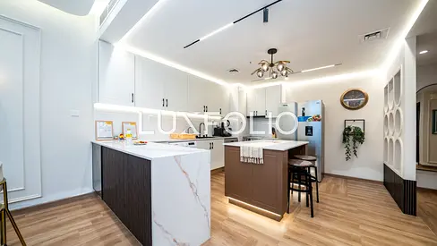 UPGRADED | SEA VIEW | VACANT
