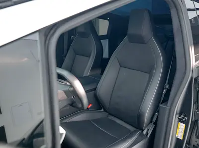 صورة 7 لـ 2024 Tesla CYBERTRUCK
