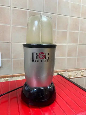 Magic Bullet Personal Blender - Compact Nutri Bullet Style (Used) 400 watts