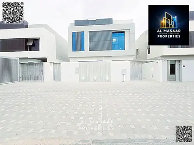 فيلا فاخرة للبيع مع الكهرباء والماء والمكيفات والمسبح – تصميم عصري وتشطيب VIP شاملة المكيفات المركزية