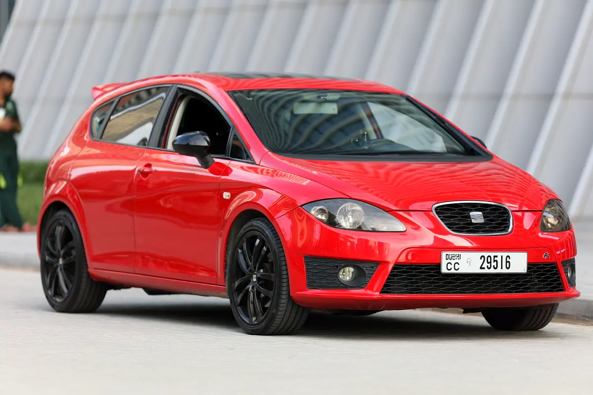 SEAT Leon 2012 — photo 1 of 12