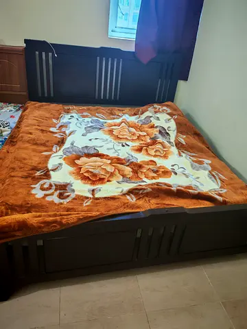 Queen size cot